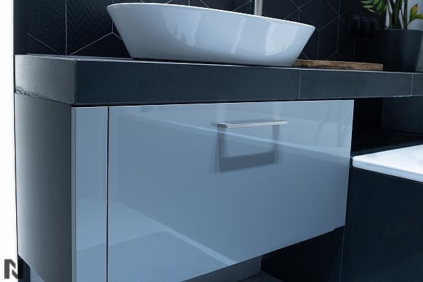 Acrylux Gloss Silver 8636 - realizacja łazienki Daiku Design