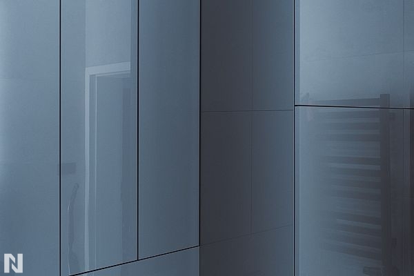 Acrylux Gloss Silver 8636 - realizacja łazienki Daiku Design